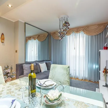 Apartment Mirela *