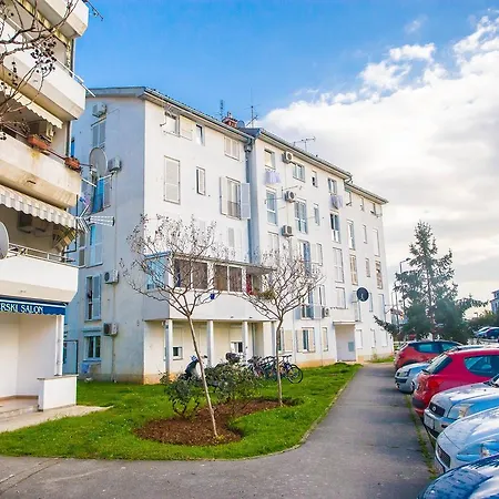 Apartment Mirela *